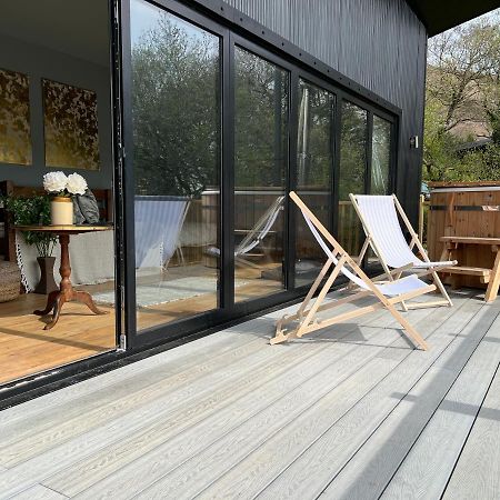 Luxury Lodge In The Treetops Llanbrynmair Exterior foto
