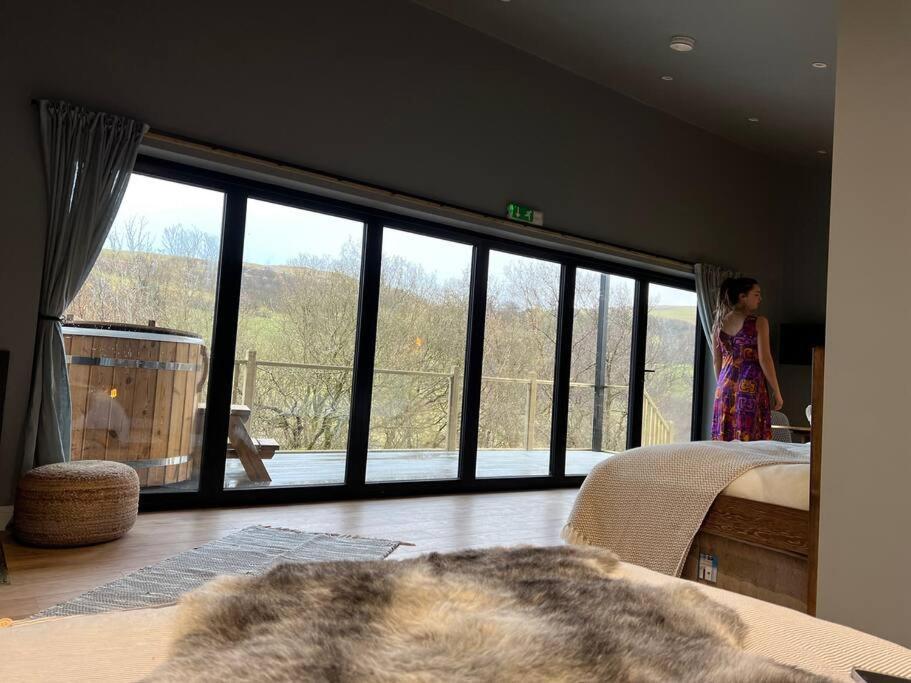 Luxury Lodge In The Treetops Llanbrynmair Exterior foto